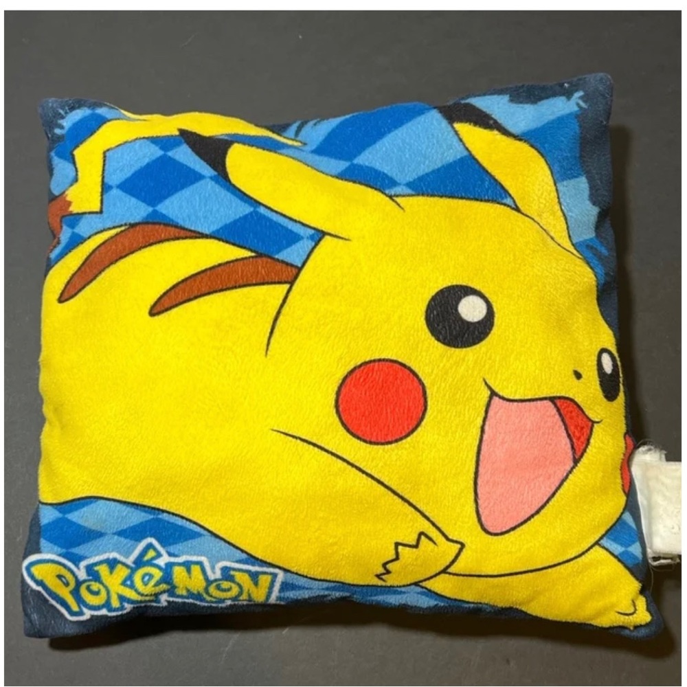 Pokémon pikachu pillow